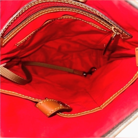 DOONEY & BOURKE Vibrant Green Crossbody Bag! Sturdy Leather In Great Condition! - Picture 11 of 14